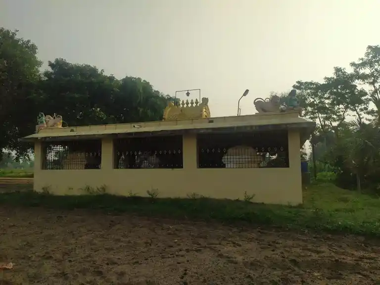 Arulmigu Lakshmiyamman Temple, Ozhukolpattu - 631502 அருள்மிகு லட்சுமியாத்தம்மன் திருக்கோயில், உழக்கோல்பட்டு - 631502, Kancheepuram - Ancient Temple Architecture and History Image 5