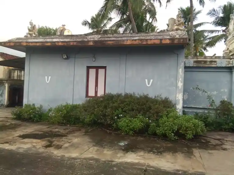 Arulmigu Laksmi Naraayana Perumal Temple, Paranur - 603002 அருள்மிகு லட்சுமி நாராயணப்பெருமாள் திருக்கோயில், Paranur - 603002, Chengalpattu - Ancient Temple Architecture and History Image 3