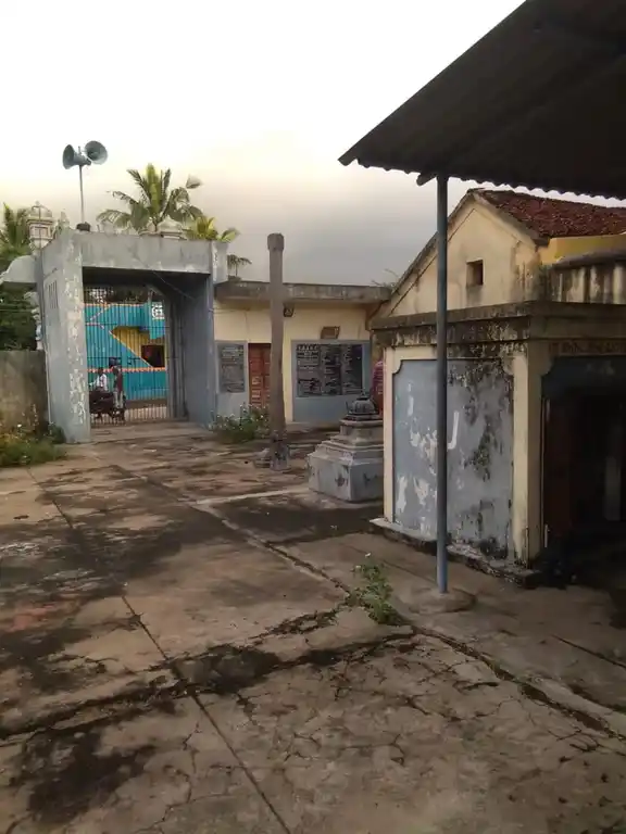 Arulmigu Laksmi Naraayana Perumal Temple, Paranur - 603002 அருள்மிகு லட்சுமி நாராயணப்பெருமாள் திருக்கோயில், Paranur - 603002, Chengalpattu - Ancient Temple Architecture and History Image 4