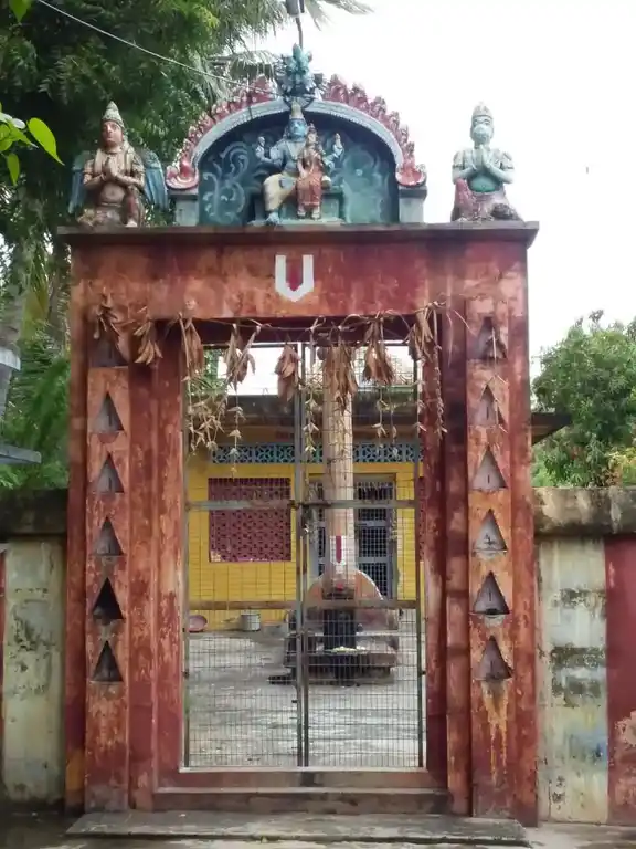 Arulmigu Laksmi Narayanaperumal Temple, K.Pettai, Thimmachipuram - 639105 அருள்மிகு லெட்சுமி நாராயணப்பெருமாள் திருக்கோயில், K.Pettai, Thimmachipuram - 639105, Karur - Ancient Temple Architecture and History Image 2