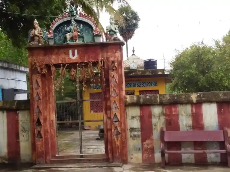 Arulmigu Laksmi Narayanaperumal Temple, K.Pettai, Thimmachipuram - 639105 அருள்மிகு லெட்சுமி நாராயணப்பெருமாள் திருக்கோயில், K.Pettai, Thimmachipuram - 639105, Karur - Ancient Temple Architecture and History Image 3