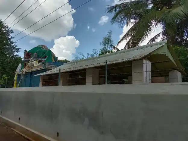 Arulmigu Lashmi Narayana Perumal Temple, Arayapuram - 609801 அருள்மிகு லெட்சுமிநாராயண பெருமாள் திருக்கோயில், அரையபுரம் - 609801, Mayiladuthurai - Ancient Temple Architecture and History Image 2
