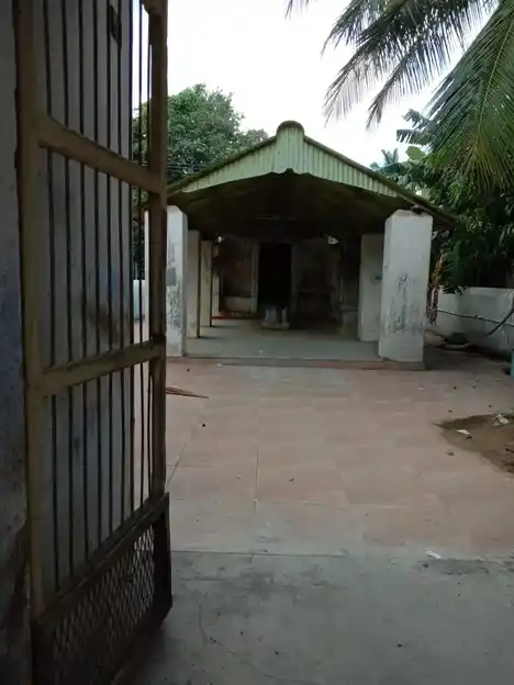 Arulmigu Lashmi Narayana Perumal Temple, Arayapuram - 609801 அருள்மிகு லெட்சுமிநாராயண பெருமாள் திருக்கோயில், அரையபுரம் - 609801, Mayiladuthurai - Ancient Temple Architecture and History Image 3