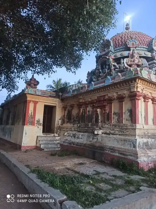 Arulmigu Lashmynarayanaperumal Temple, Sunganthidal, Thanjavur - 613001 அருள்மிகு லெட்சுமி நாராயண பெருமாள் திருக்கோயில், Sunganthidal, Thanjavur - 613001, Thanjavur - Ancient Temple Architecture and History Image 2