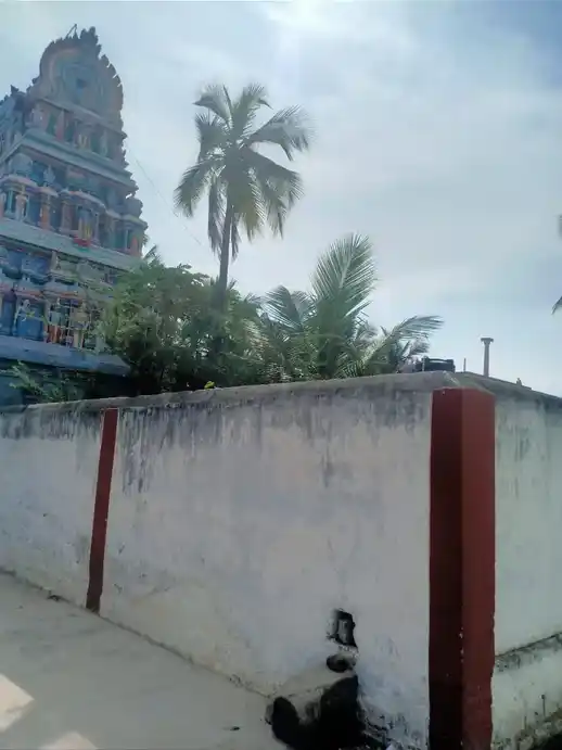 Arulmigu Laxmi Narasimma Swamy Temple, Near Ramakka Eri, Helaya Dharmapuri - 636701