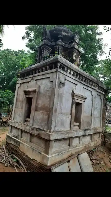 Arulmigu Laxmi Narayana Perumal Temple, Pambaramsutri - 621703 Arulmigu Laxmi Narayana Perumal Temple, Pambaramsutri - 621703, Thiruchirappalli - Ancient Temple Architecture and History Image 4