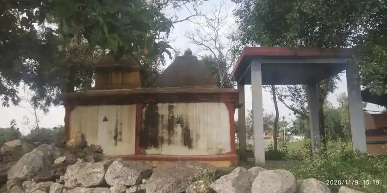 Arulmigu Laxminarayana Perumal Temple, Kadamadai - 636810 அருள்மிகு லட்சுமி நாராயண பெருமாள் திருக்கோயில், Kadamadai - 636810, Dharmapuri - Ancient Temple Architecture and History Image 7