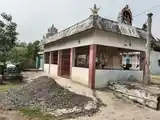 Arulmigu Laxminarayana Perumal Temple, Karunilam - 603204 அருள்மிகு லட்சுமி நாராயணப்பெருமாள் திருக்கோயில், கருநிலம் - 603204, Chengalpattu - Ancient Temple Architecture and History Image 2