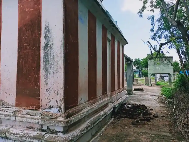 Arulmigu Laxminarayanaperumal Temple, Mangalam, Mangalam - 626138 அருள்மிகு லெட்சுமி நாராயணப் பெருமாள் திருக்கோயில், மங்களம், மங்களம் - 626138, Virudhunagar - Ancient Temple Architecture and History Image 3
