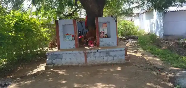 Arulmigu Lingamman Temple, Kurichikottai - 642112 அருள்மிகு லிங்கம்மன் திருக்கோயில், Kurichikottai - 642112, Tiruppur - Ancient Temple Architecture and History Image 3