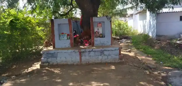 Arulmigu Lingamman Temple, Kurichikottai - 642112 அருள்மிகு லிங்கம்மன் திருக்கோயில், Kurichikottai - 642112, Tiruppur - Ancient Temple Architecture and History Image 4