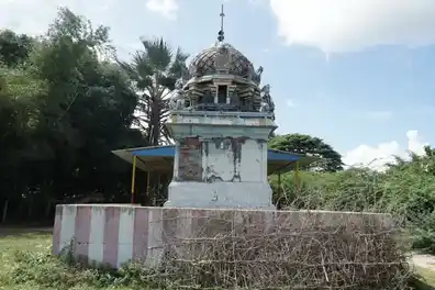 Arulmigu Maalaitta Ayyanar Temple, Anjaarvaarthalai, Anjaarvaarthalai - 609801 அருள்மிகு மாலையிட்ட அய்யனார் திருக்கோயில், அஞ்சாறுவாய்த்தலை - 609801, Mayiladuthurai - Ancient Temple Architecture and History Image 5