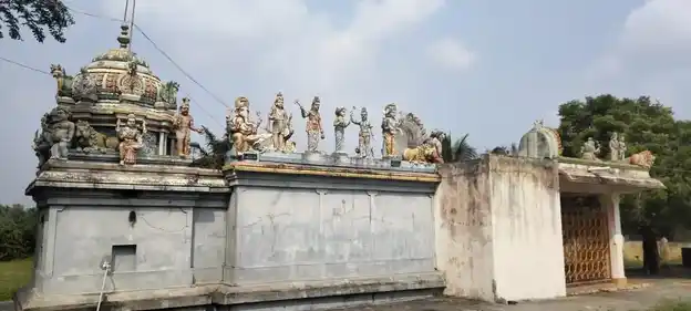 Arulmigu Maariyamman Temple, Nadukuppam - 606303 அருள்மிகு மாரியம்மன் திருக்கோயில், Nadukuppam - 606303, Viluppuram - Ancient Temple Architecture and History Image 4