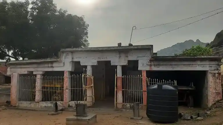 Arulmigu Maariyamman Temple, Vellaiyaampattu - 605201 அருள்மிகு மாரியம்மன், அய்யனார் திருக்கோயில், Vellaiyaampattu - 605201, Viluppuram - Ancient Temple Architecture and History Image 2