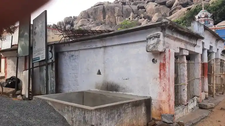 Arulmigu Maariyamman Temple, Vellaiyaampattu - 605201 அருள்மிகு மாரியம்மன், அய்யனார் திருக்கோயில், Vellaiyaampattu - 605201, Viluppuram - Ancient Temple Architecture and History Image 3