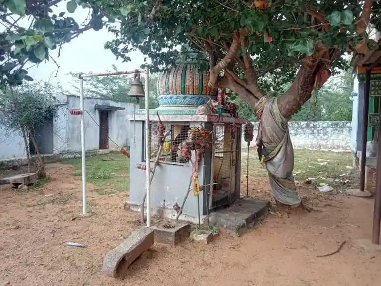 Arulmigu Maasaatthu Ayyanar Temple, Neiveli - 622203 அருள்மிகு மாசாத்து அய்யனார் திருக்கோயில், நெய்வேலி - 622203, Pudukkottai - Ancient Temple Architecture and History Image 6
