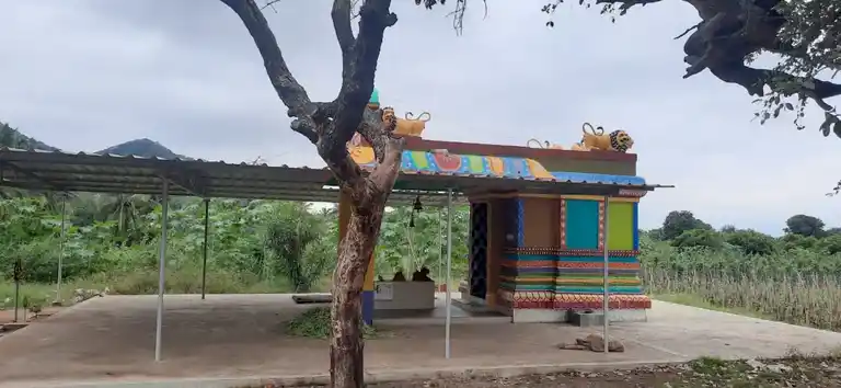 Arulmigu Madagerisuthiragaragam Temple, Madhageri - 636805 அருள்மிகு மதகேரி சூத்திர கரகம் திருக்கோயில், Madhageri - 636805, Dharmapuri - Ancient Temple Architecture and History Image 4