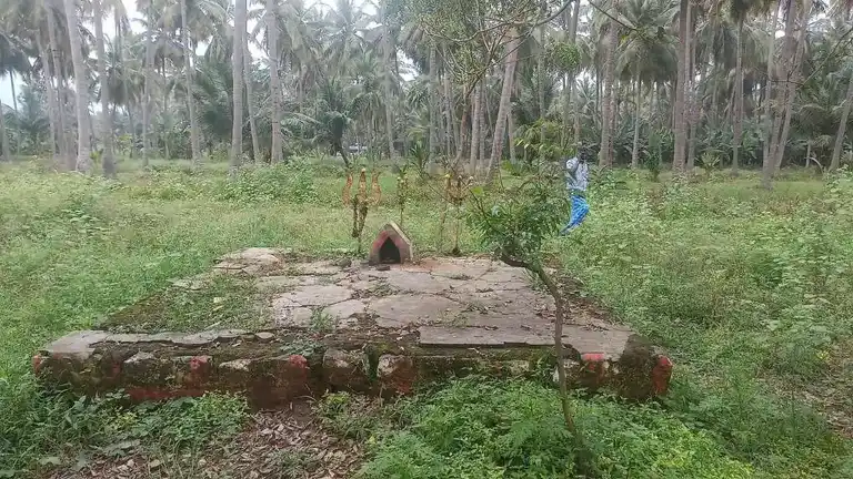 Arulmigu Madaiyadi Karuppannaswamy Temple, Sathirapatti - 624614 அருள்மிகு மடையடி கருப்பனசாமி திருக்கோயில், Sathirapatti - 624614, Dindigul - Ancient Temple Architecture and History Image 3