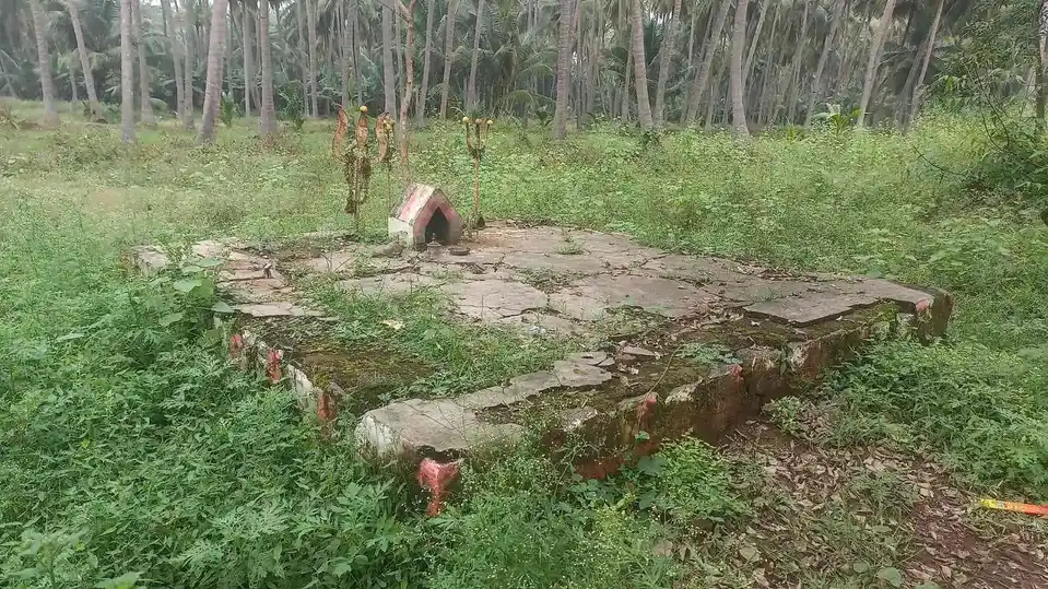 Arulmigu Madaiyadi Karuppannaswamy Temple, Sathirapatti - 624614 அருள்மிகு மடையடி கருப்பனசாமி திருக்கோயில், Sathirapatti - 624614, Dindigul - Ancient Temple Architecture and History Image 9