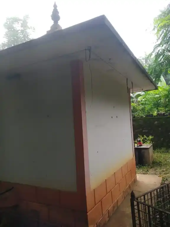 Arulmigu Madayarathala Bagavathi Arulmiguman Temple, Chenkody, Thiruvattar - 629177 Arulmigu Madayarathala Bagavathi Arulmiguman Temple, Chenkody, திருவட்டார் - 629177, Kanyakumari - Ancient Temple Architecture and History Image 2