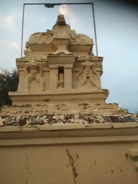 Arulmigu Madeshwaran Temple, Kempanayakkanpalyam - 638503 அருள்மிகு மாதேஸ்வர சுவாமி திருக்கோயில், Kempanayakkanpalyam - 638503, Erode - Ancient Temple Architecture and History Image 4