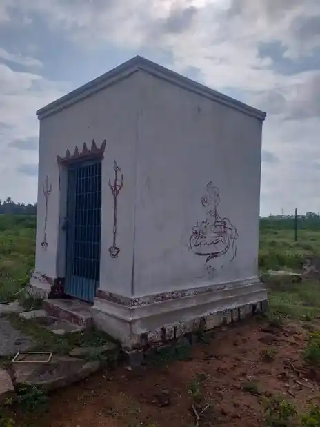 Arulmigu Madeswara Swamy Temple, Anjehalli - 636813 Arulmigu Madeswara Swamy Temple, Anjehalli - 636813, Dharmapuri - Ancient Temple Architecture and History Image 2