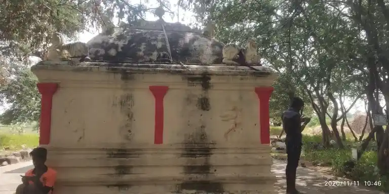 Arulmigu Madeswara Swamy Timmaraya Swamy Temple, Konangihalli - 636813 அருள்மிகு மாதேஸ்வரசாமி, திம்மராயசாமி திருக்கோயில், Konangihalli - 636813, Dharmapuri - Ancient Temple Architecture and History Image 2