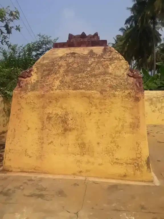 Arulmigu Madeswaraswamy Temple, Malaiyadiputhur - 638401 அருள்மிகு மாதேஸ்வரசுவாமி திருக்கோயில், Malaiyadiputhur - 638401, Erode - Ancient Temple Architecture and History Image 2