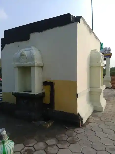 Arulmigu Madeswaraswamy Temple, Sungakaranpalayam - 638459 அருள்மிகு மாதேஸ்வரசுவாமி திருக்கோயில், Sungakaranpalayam - 638459, Erode - Ancient Temple Architecture and History Image 4