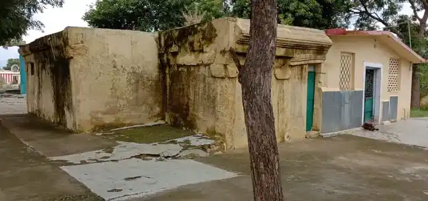 Arulmigu Madhan Thambiran Swamy Temple, Village Outer, Kallidaikurichi - 627416 அருள்மிகு மாடன் தம்பிரான் சுவாமி திருக்கோயில், Village Outer, Kallidaikurichi - 627416, Tirunelveli - Ancient Temple Architecture and History Image 4