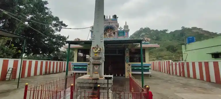 Arulmigu Madhanagiri Muneeswarar Temple, Thandarai - 635107 அருள்மிகு மதனகிரி முனிஸ்வரன் திருக்கோயில், தண்டரை - 635107, Krishnagiri - Ancient Temple Architecture and History Image 4