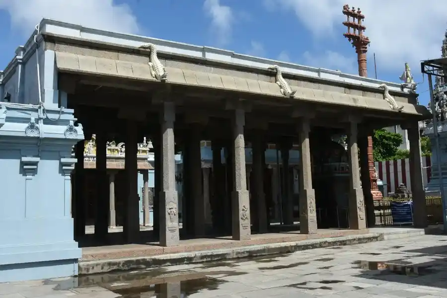 Arulmigu Madhava Perumal Temple, Mylapore, Chennai - 600004 அருள்மிகு மாதவப்பெருமாள் திருக்கோயில், மயிலாப்பூர், சென்னை - 600004, Chennai - Ancient Temple Architecture and History Image 3