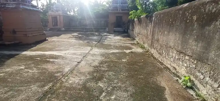 Arulmigu Madhiyarjuneswarar Temple, Maruthavanam - 614710 அருள்மிகு மத்தியாச்சுனேஸ்வரசுவாமி திருக்கோயில்,  - 614710, Thiruvarur - Ancient Temple Architecture and History Image 3