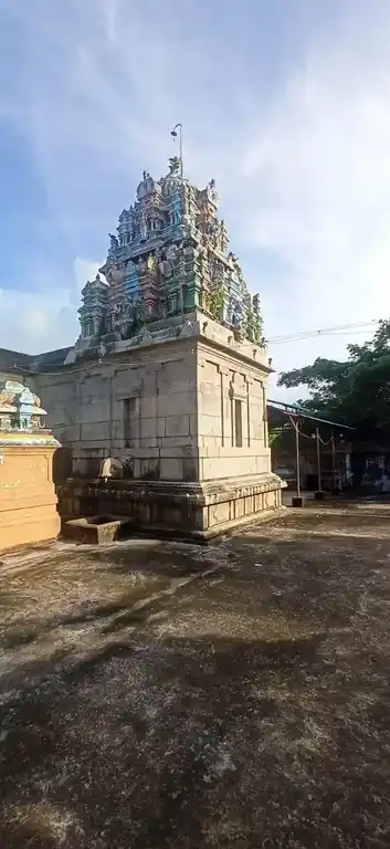 Arulmigu Madhiyarjuneswarar Temple, Maruthavanam - 614710 அருள்மிகு மத்தியாச்சுனேஸ்வரசுவாமி திருக்கோயில்,  - 614710, Thiruvarur - Ancient Temple Architecture and History Image 8