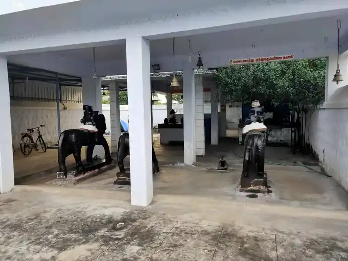 Arulmigu Madhuraiveeran Temple, Thenur - 621114 அருள்மிகு மதுரைவீரன் திருக்கோயில், Thenur - 621114, Perambalur - Ancient Temple Architecture and History Image 3