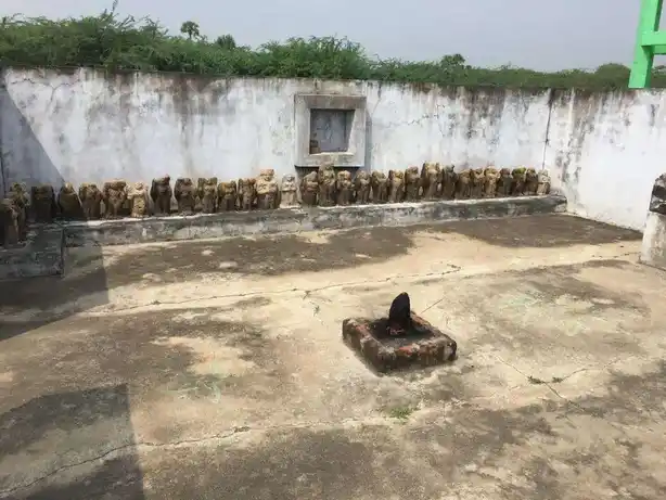 Arulmigu Madhuraiveeraswamy Temple, Vandhalaikoodalur - 621709 Arulmigu Madhuraiveeraswamy Temple, Vandhalaikoodalur - 621709, Thiruchirappalli - Ancient Temple Architecture and History Image 3
