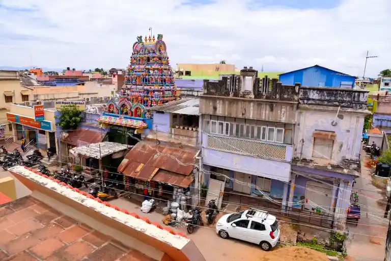 Arulmigu Madhuramalinga Soudampigai Amman Temple, Bodinayakanur - 625513 அருள்மிகு மதுராமலிங்க சௌடாம்பிகை அம்மன் திருக்கோயில், போடிநாயக்கனூர் - 625513, Theni - Ancient Temple Architecture and History Image 2