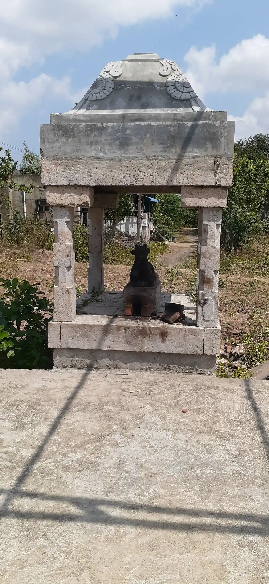 Arulmigu Madhusundhareswarar Temple, Kovilpathu - 610202