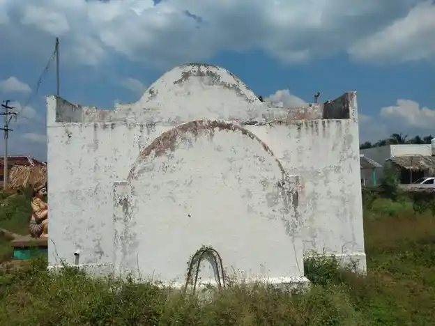 Arulmigu Maduariveeran Temple, Kaliapuram - 642129 மதுரைவீரன் திருக்கோயில், காளிப்புறம் - 642129, Coimbatore - Ancient Temple Architecture and History Image 3