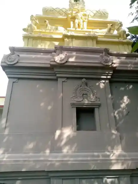 Arulmigu Maduariveeran Temple, Naickenpalayam - 642004 மதுரைவீரன் திருக்கோயில், நாய்க்கன்பாளையம் - 642004, Coimbatore - Ancient Temple Architecture and History Image 2