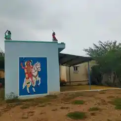 Arulmigu Madurai Veeran Pattatharasi Temple, Vettayankinaru, Vettayankinaru - 638055 அருள்மிகு மதுரைவீரன், பட்டத்தரசியம்மன் திருக்கோயில், வேட்டையன்கிணறு, Vettayankinaru - 638055, Erode - Ancient Temple Architecture and History Image 2