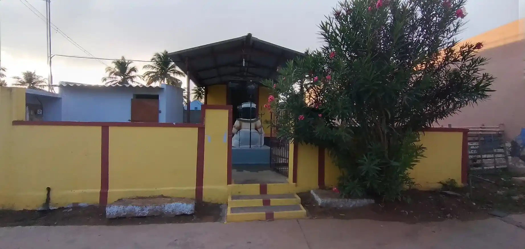 Arulmigu Madurai Veeran Temple, Chinnapurhur - 642207