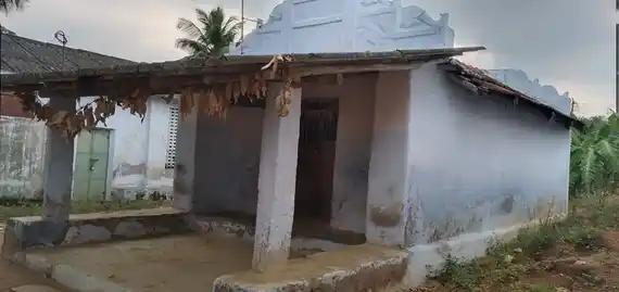 Arulmigu Madurai Veeran Temple, Chinnavalavadi - 642132 அருள்மிகு மதுரைவீரன் திருக்கோயில், Chinnavalavadi - 642132, Tiruppur - Ancient Temple Architecture and History Image 2