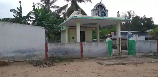 Arulmigu Madurai Veeran Temple, Chinnaveeranpatti - 642126 அருள்மிகு மதுரைவீரன் திருக்கோயில், Chinnaveeranpatti - 642126, Tiruppur - Ancient Temple Architecture and History Image 4