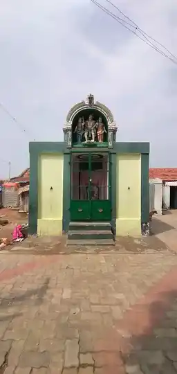 Arulmigu Madurai Veeran Temple, Deivasigamanipattanam - 642154 அருள்மிகு மதுரைவீரன் திருக்கோயில், Deivasigamanipattanam - 642154, Tiruppur - Ancient Temple Architecture and History Image 4