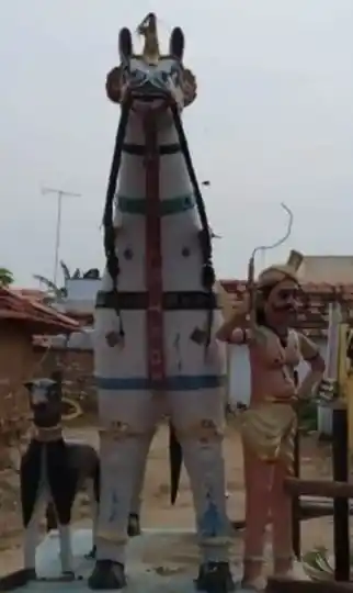 Arulmigu Madurai Veeran Temple, Ganapathipalayam - 642126 அருள்மிகு மதுரைவீரன் திருக்கோயில், Ganapathipalayam - 642126, Tiruppur - Ancient Temple Architecture and History Image 4