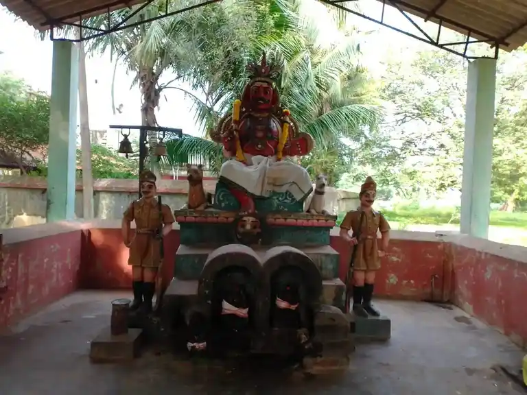 Arulmigu Madurai Veeran Temple, L.N.Puram, Panruti - 607106 அருள்மிகு மதுரை வீரன் திருக்கோயில், L.N.Puram, Panruti - 607106, Cuddalore - Ancient Temple Architecture and History Image 3