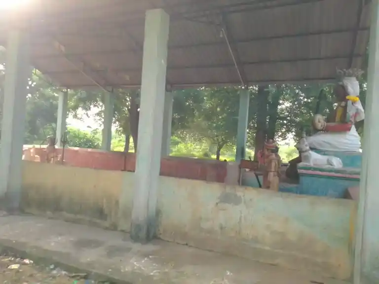 Arulmigu Madurai Veeran Temple, L.N.Puram, Panruti - 607106 அருள்மிகு மதுரை வீரன் திருக்கோயில், L.N.Puram, Panruti - 607106, Cuddalore - Ancient Temple Architecture and History Image 4