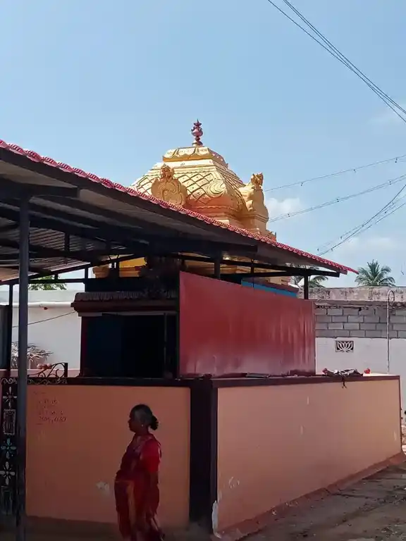 Arulmigu Madurai Veeran Temple, R.Velur, R.Velur - 642132