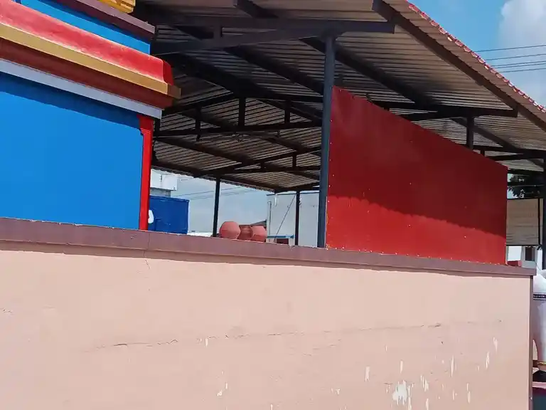 Arulmigu Madurai Veeran Temple, R.Velur, R.Velur - 642132 அருள்மிகு மதுரைவீரன் திருக்கோயில், R.Velur, R.Velur - 642132, Tiruppur - Ancient Temple Architecture and History Image 3